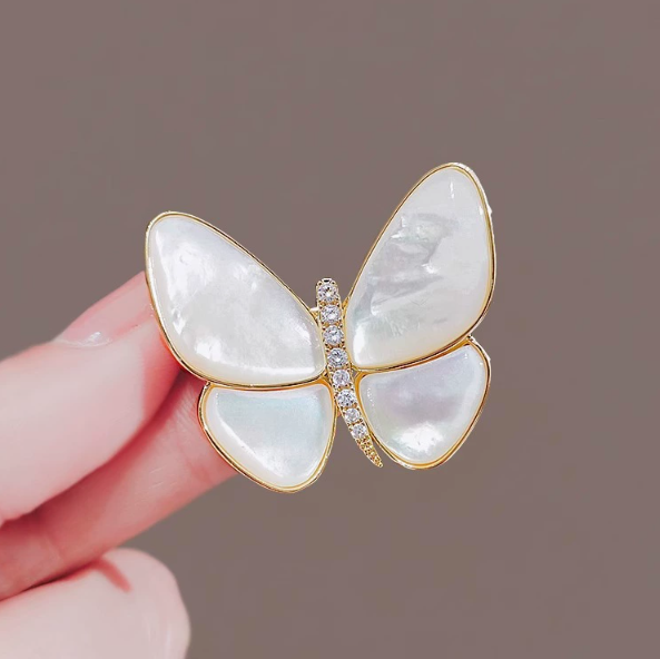 [MonoGleam] Luminous Pearl Butterfly Pin Brooch