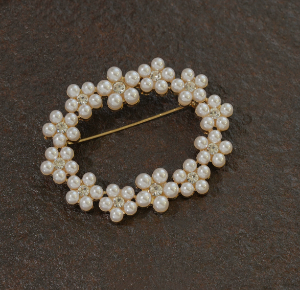 [MonoGleam] Oval Pearl Wreath Brooch