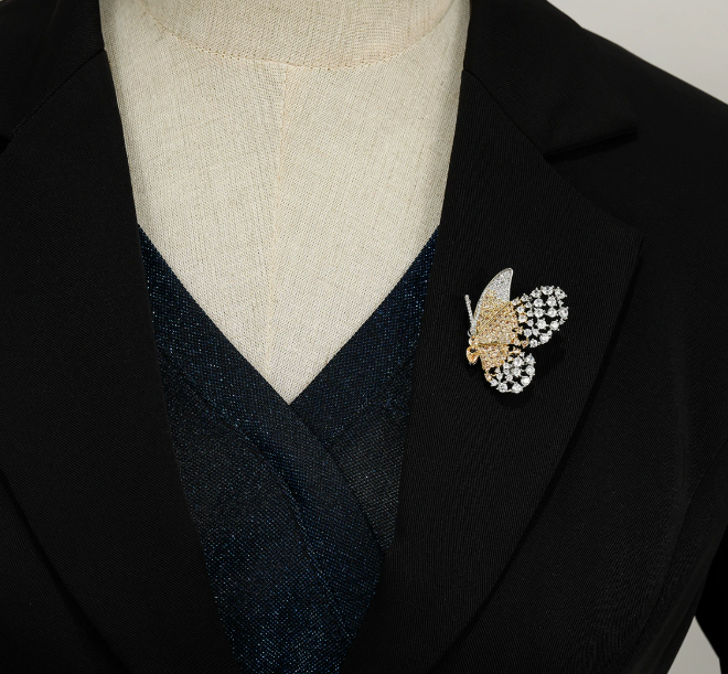 [MonoGleam] Butterfly Elegance Brooch