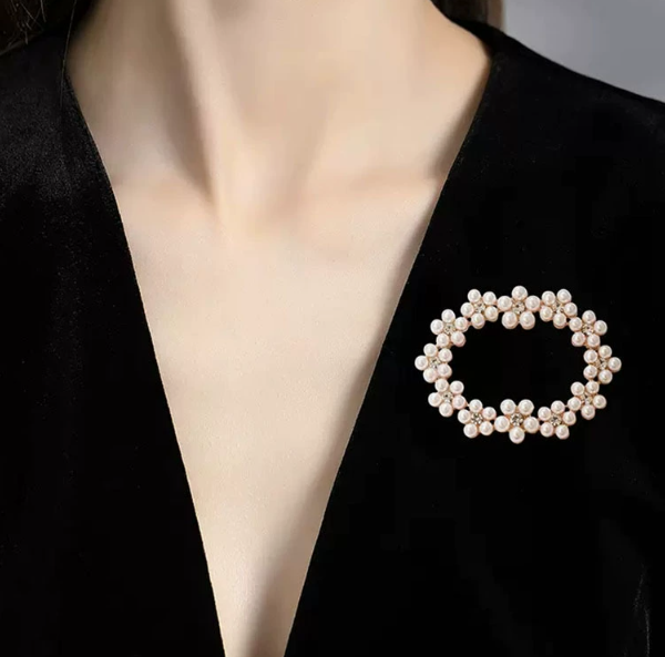 [MonoGleam] Oval Pearl Wreath Brooch