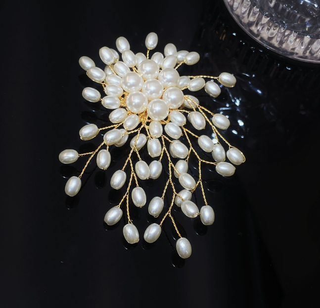 [MonoGleam] Pearl Blossom Floral Brooch - Elegant Sterling Silver Design