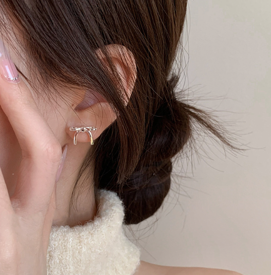 [MonoGleam] Silver Bow Stud Earrings