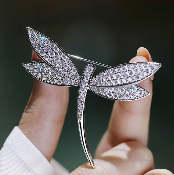 [MonoGleam] Elegant Dragonfly Brooch